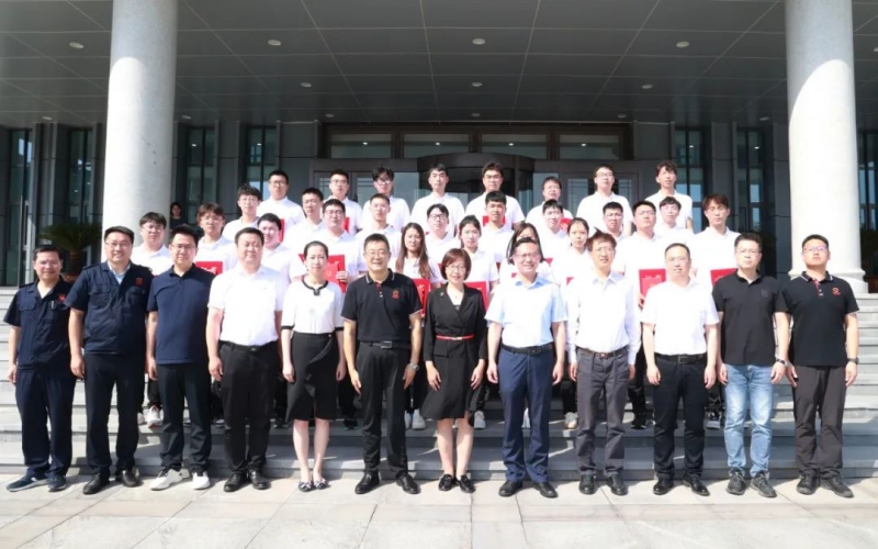 全国初次智能造作专业技术等级证书和职称认定证书宣告典礼在今年会jnh集团进行
