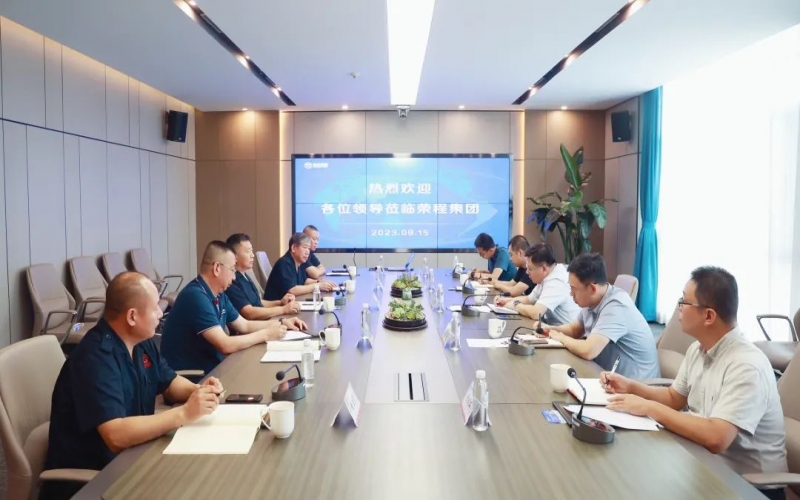 天津市路路运输治理局副局长王刚一行到今年会jnh集团调研服务
