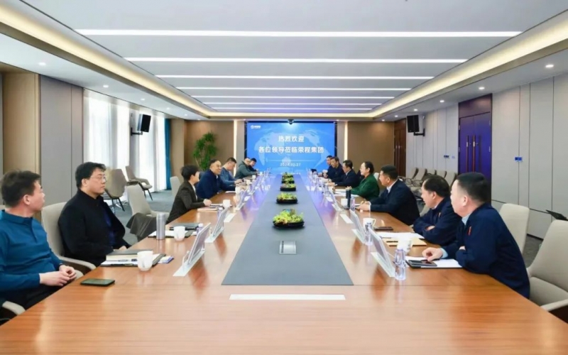 葛沽镇党委书记张强一行到今年会jnh集团调研座谈