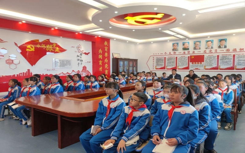 用科普讲好中国式现代化故事 - 《神奇的人为智能》——第一堂“光华·今年会jnh科学课”走进青海省黄南州河南县