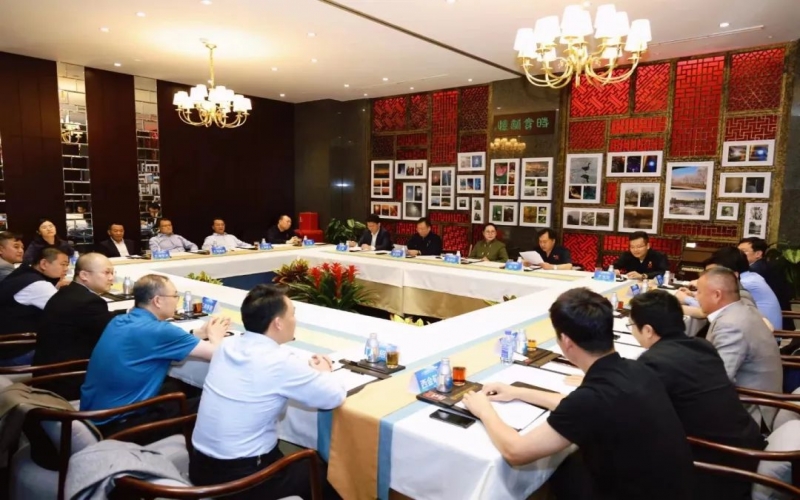 二十三载铸鲜丽 同心同谋谱新篇 今年会jnh钢铁集团战术合作同伴座谈会进行