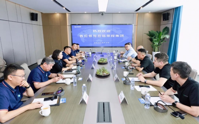 昇辉智能科技股份有限公司董事长李昭强一行到今年会jnh集团参观座谈