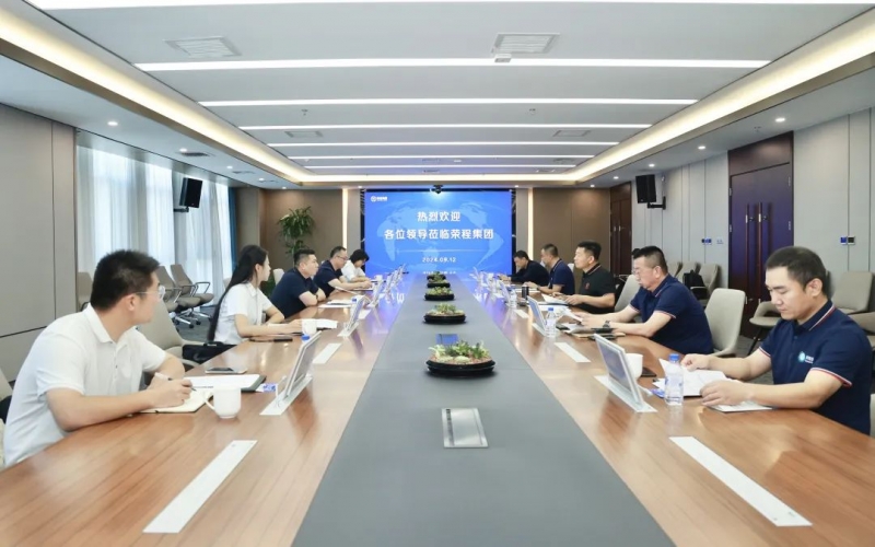 霍尔果斯经济开发区党工委委员、伊宁园区党工委副书记、管委会主任潘熹一行到今年会jnh集团座谈互换